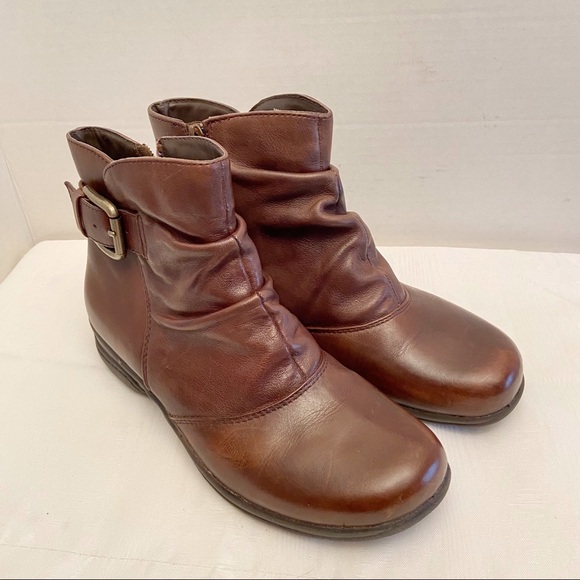 Clarks Shoes - Clarks Women Sz 7.5 Chris Sydney Brown Slouch Leather Zip Ankle Booties